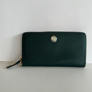 NWOT Tory Burch Green wallet wristlet